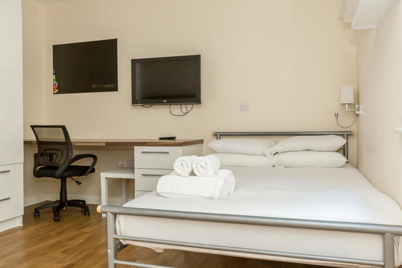 Zeni Studio, In Central London Apartamento